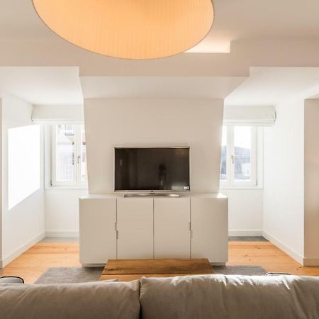 Flh Chiado Bright Apartment Lisbon Bagian luar foto