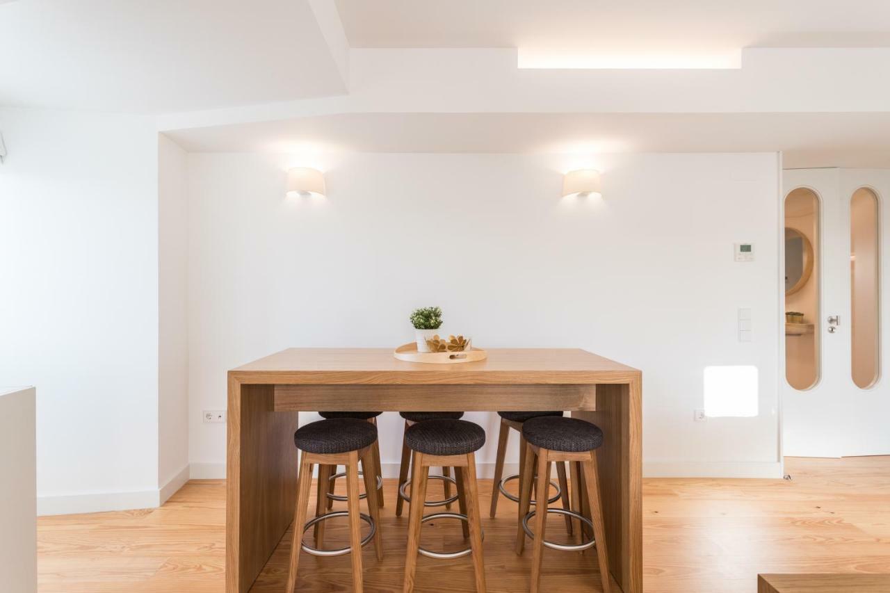 Flh Chiado Bright Apartment Lisbon Bagian luar foto