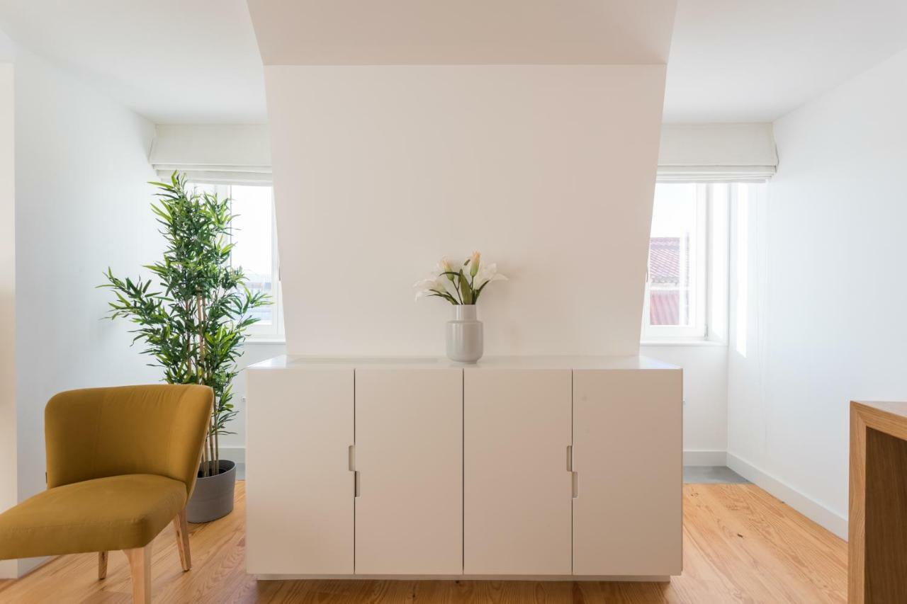 Flh Chiado Bright Apartment Lisbon Bagian luar foto