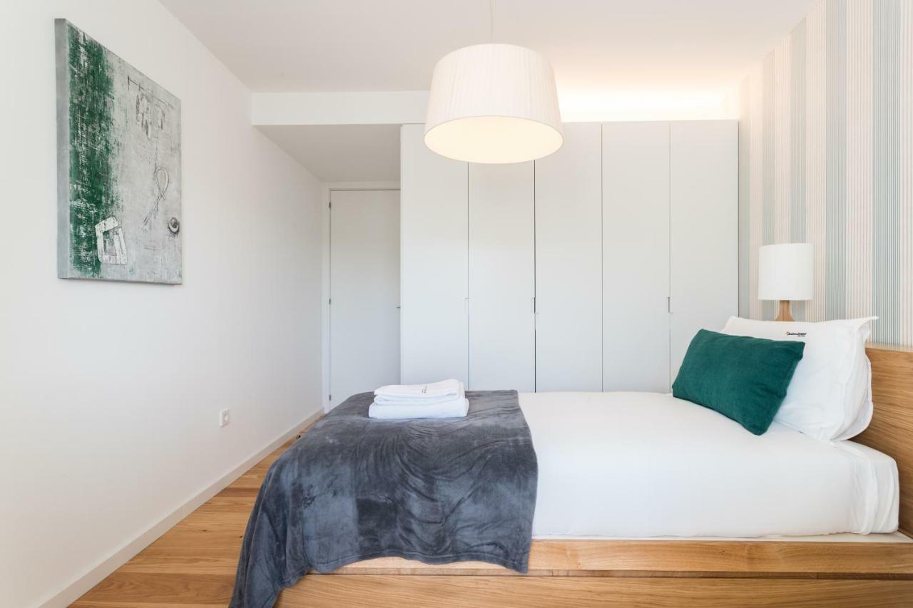 Flh Chiado Bright Apartment Lisbon Bagian luar foto